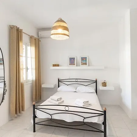 Theo & Apartment Spetses Town
